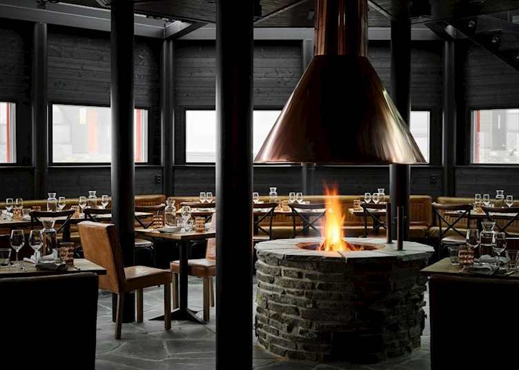 Restaurant, Levi Igloos – Golden Crown (credit: Levin Iglut- Golden Crown)