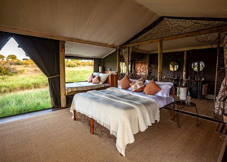 Tent Interior, Serian's Kimya Kimya