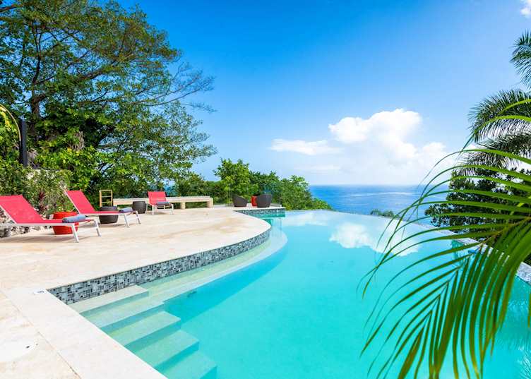Swimming pool, Geejam Hotel