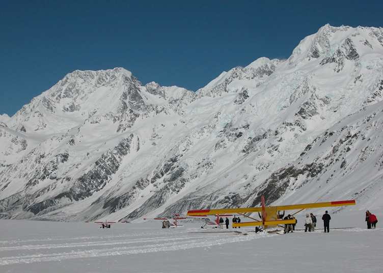 Snow landing, Mount Cook National Park, New Zealand