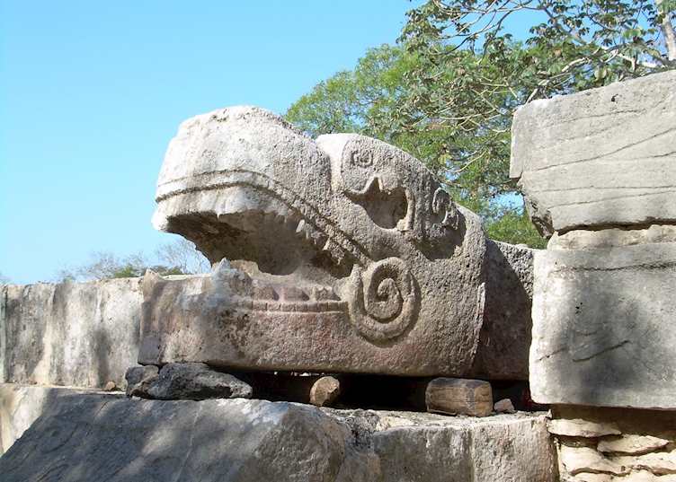 Serpent's head, Chichén Itzá
