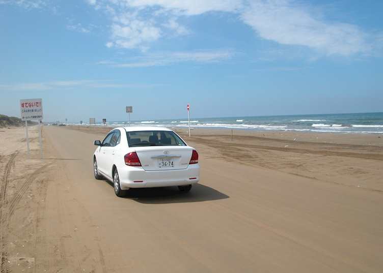 Chirihama beach driveway