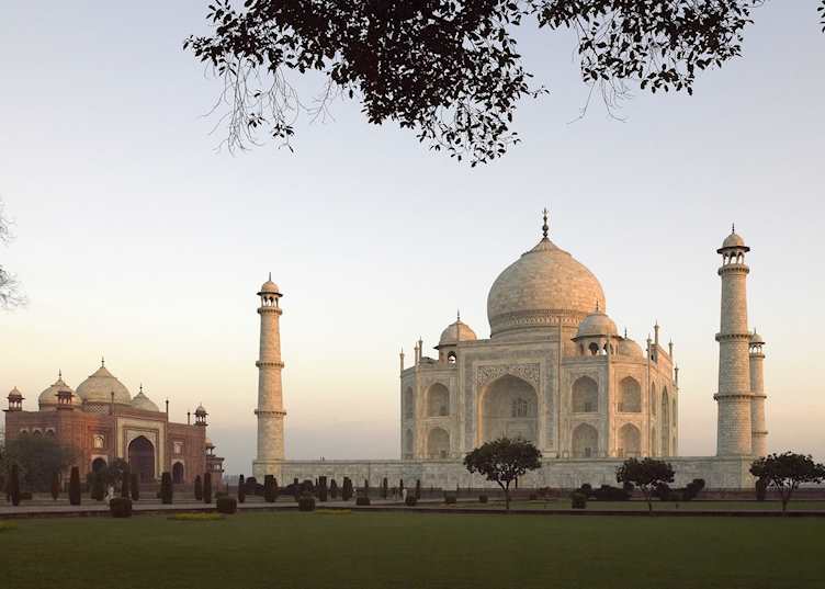 Sunrise at the Taj Mahal, Agra
