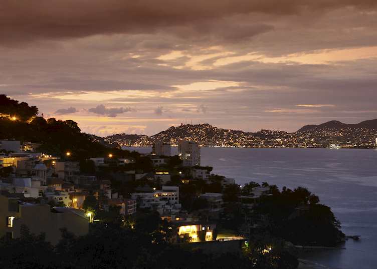 Acapulco by night, Mexico