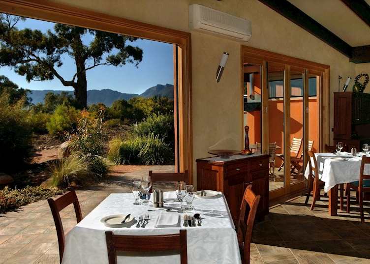 Restaurant and terrace, Meringa Springs