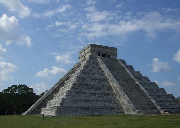 El Castillo, Chichén Itzá ruins