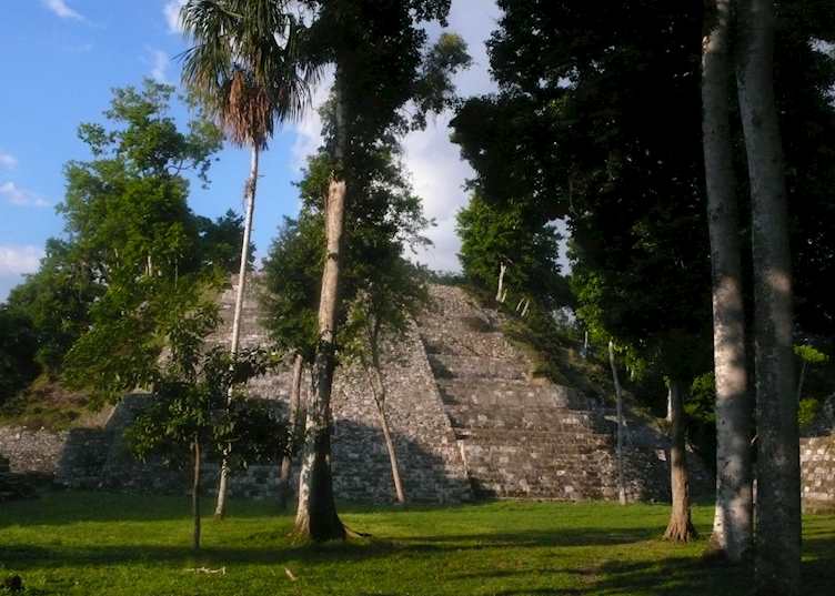 Yaxha temples