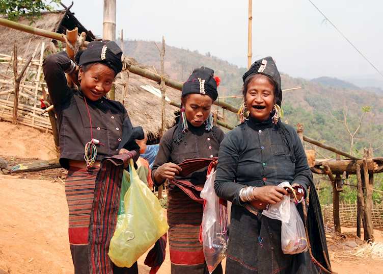 Trekking near Kyaingtung you will meet women of the Ann tribe
