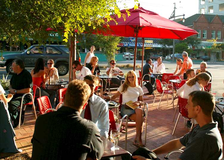 Alfresco dining, Wellington