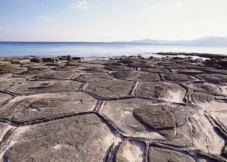 Tatami Ishi rocks, Kume Island