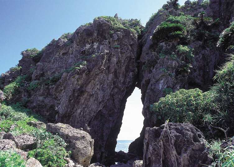 Mi-fuga Rock, Kume Island