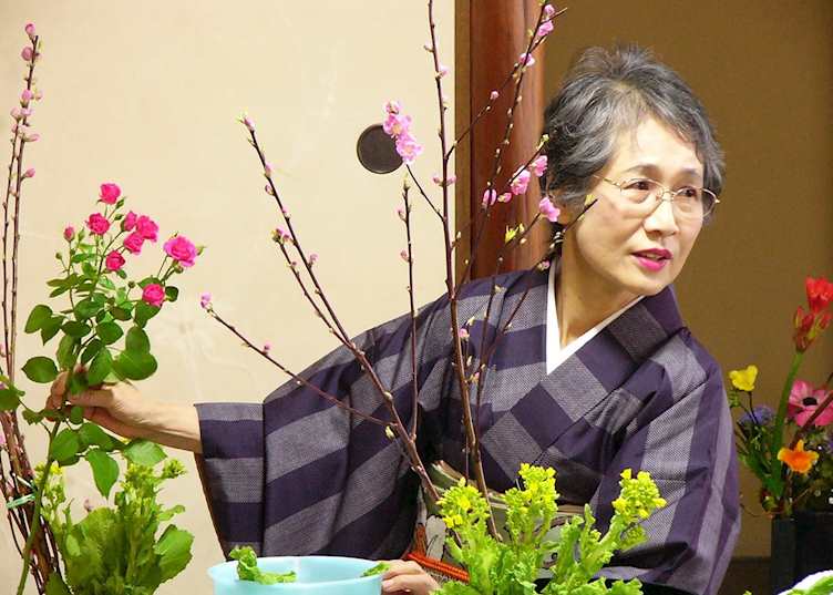 Ikebana teacher, Traditional Pastime Course