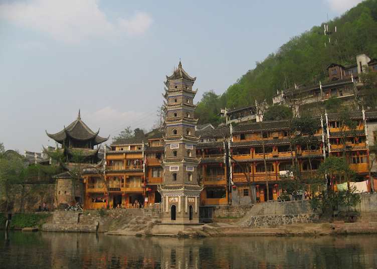 Wan Ming Tower, Fenghuang