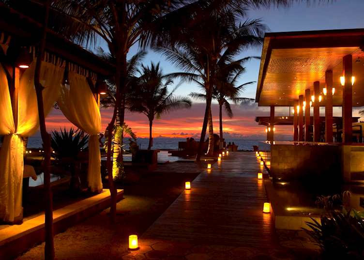 Wake Up To Breeze Restaurant, The Samaya, Seminyak