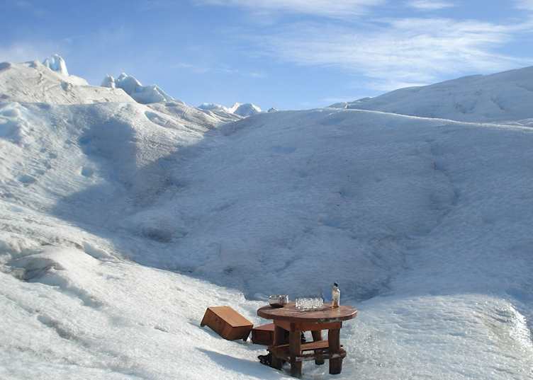 Enjoy a nice whisky after your trek on the glacier