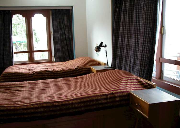 Standard room, Meri Puensum Resort, Punakha