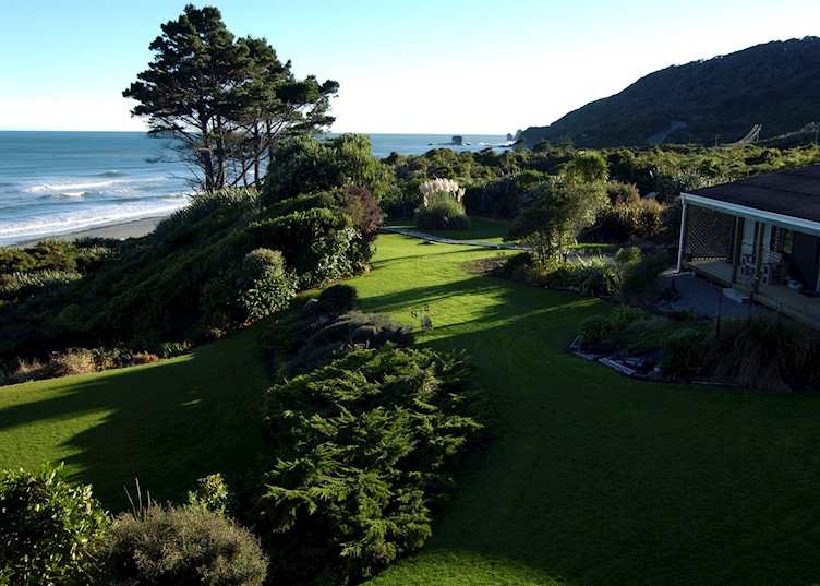 Breakers Seaside Bed & Breakfast Lodge, Greymouth