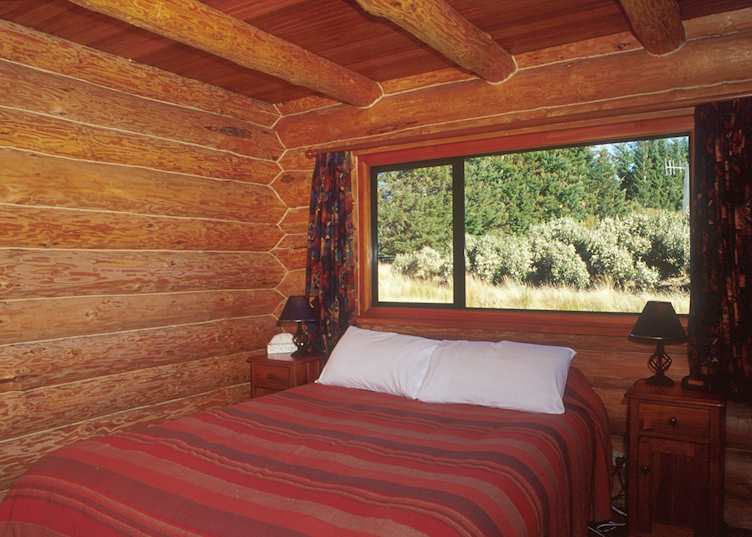 Log cabin, Fiordland Lodge, Te Anau
