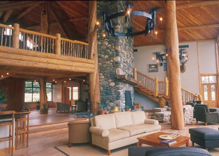 The sitting room at Fiordland Lodge, Te Anau