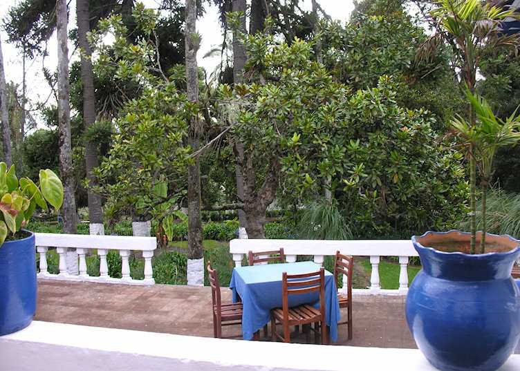 Terrace dining, Hacienda Pinsaqui
