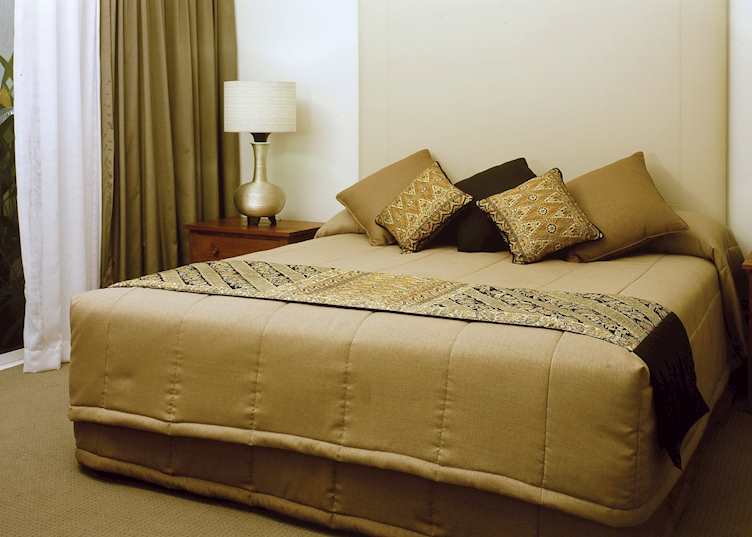 Master Bedroom, Mandalay and Shalimar Apartments, Port Douglas