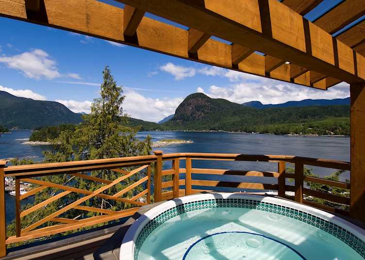 An outdoor hot tub, Sonora Resort