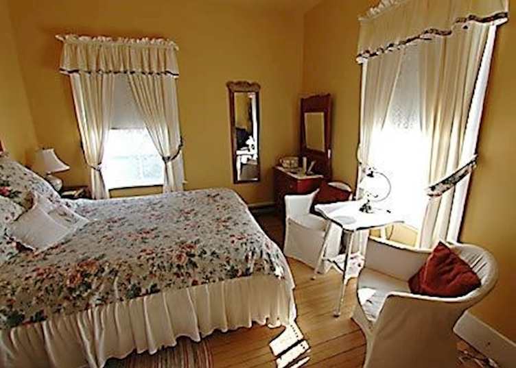 Room at the Hotel Le Paulin, Caraquet