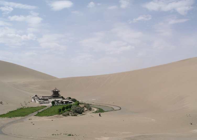Mingsha Singing Sand Dunes, Dunhuang