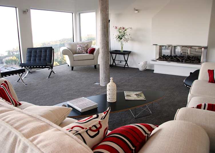 Guest lounge, Acacia Cliffs Lodge, Taupo