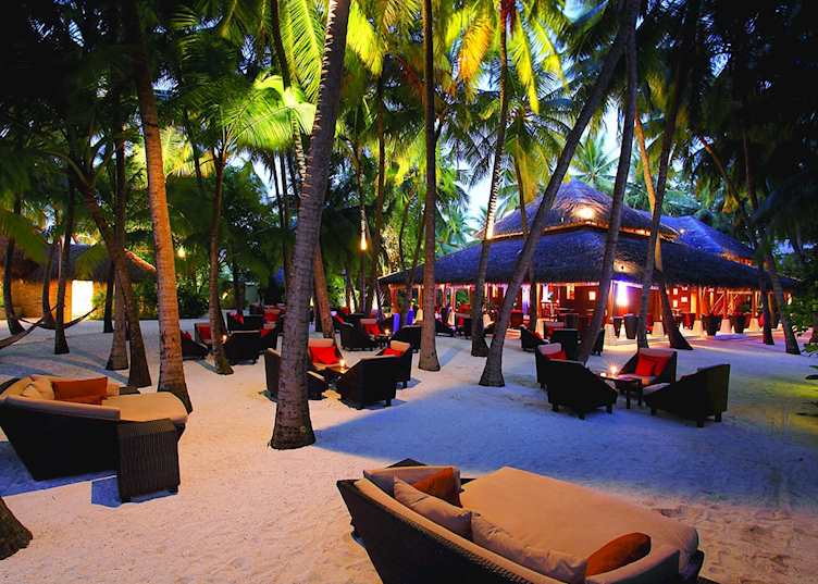 Sails Bar, Baros