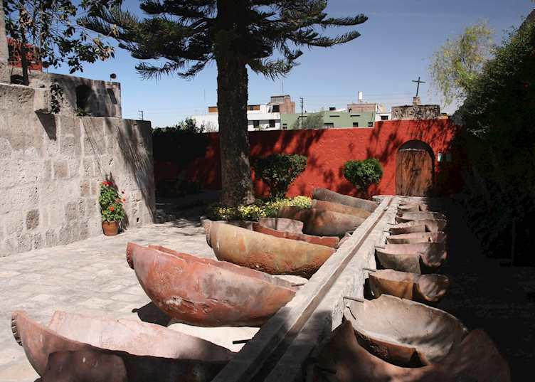 Clay jar laundry in Santa Catalina Convent