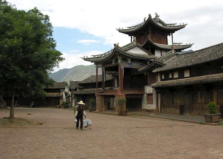 Shaxi town square