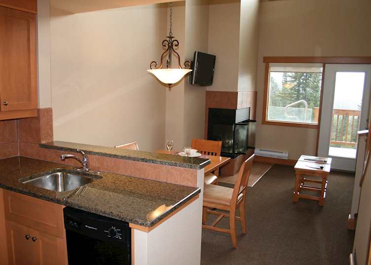 King Loft with Balcony Hot Tub, Hidden Ridge Resort, Banff
