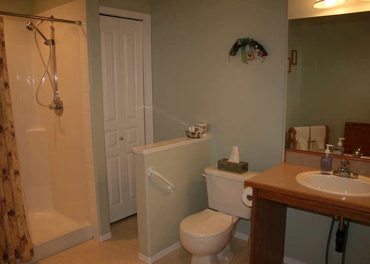 Ensuite bathroom at Off our Rockies B&B