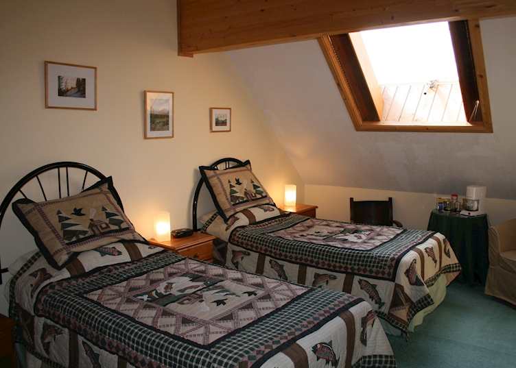 Twin Lodge Room