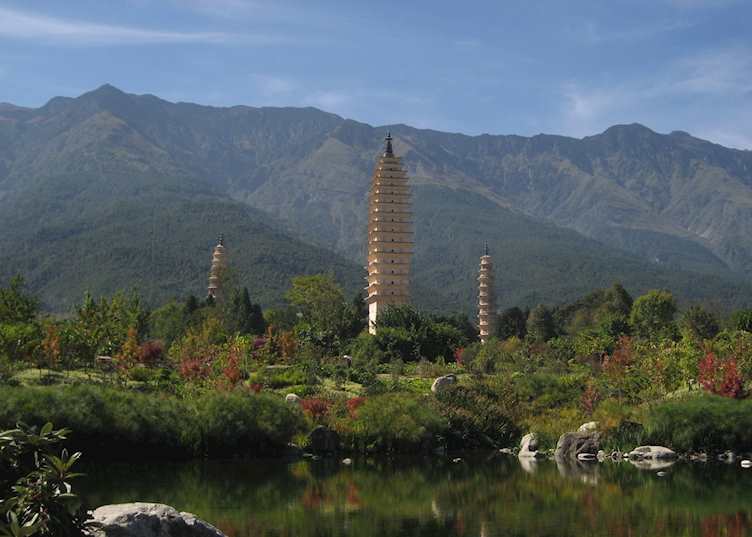 The Three Pagodas, Dali
