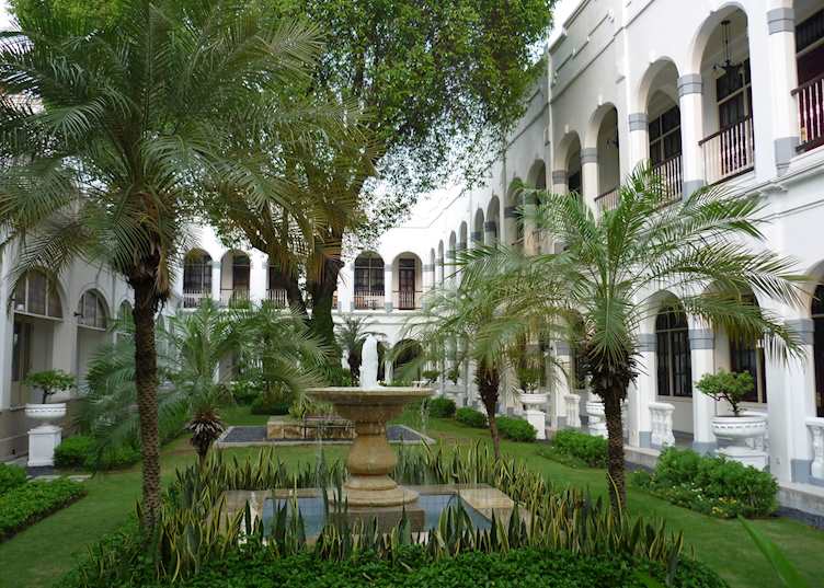 Majapahit Hotel, Surabaya