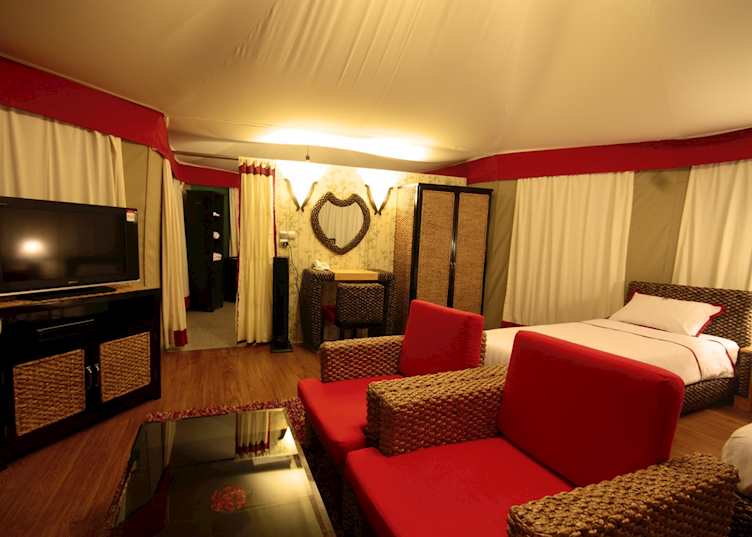 Floating tent, Canvas & Orchids, Koh Kong