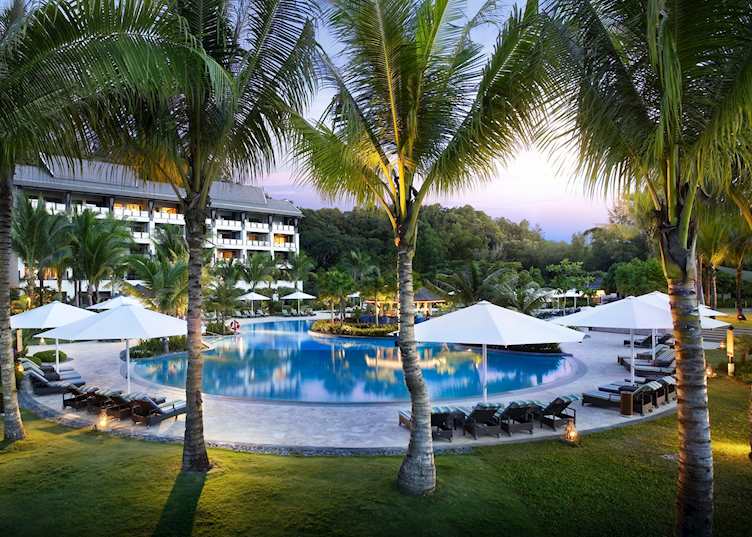 Ocean Wing pool and rooms, Shangri-La's Rasa Ria Resort & Spa