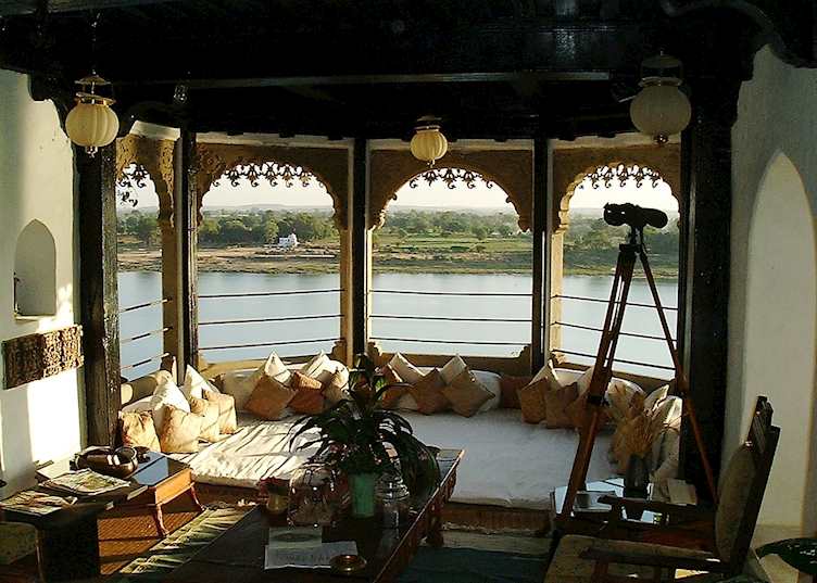 Hawa Mahal lounge area, Ahilya Fort, Maheshwar