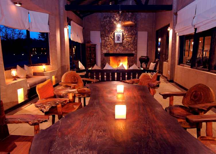 A cosy lounge at Kings Lodge, Bandhavgarh
