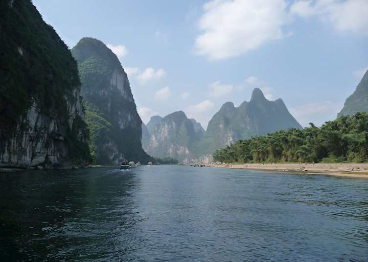 Limestone scenery along the Li River, Guilin