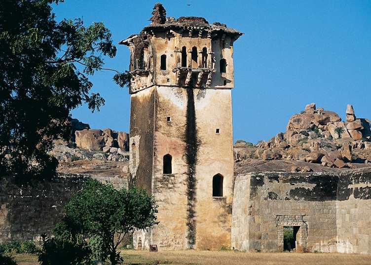 Palace ruins, Hampi