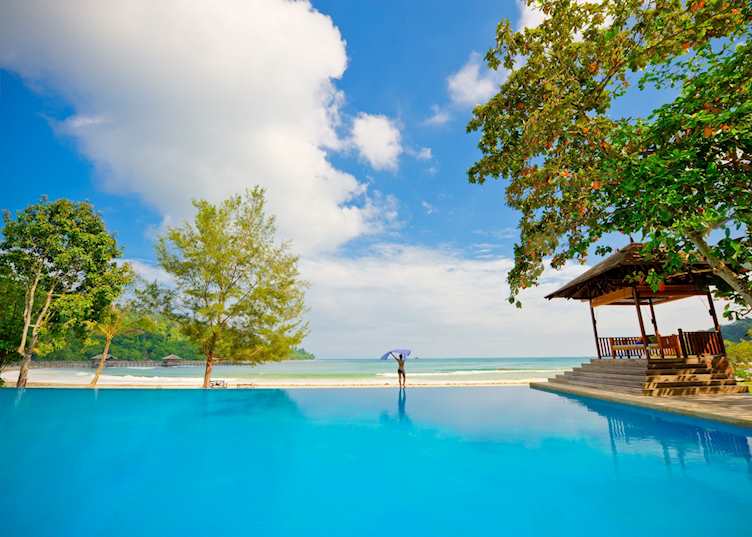 Swimming pool, Bungaraya Island Resort