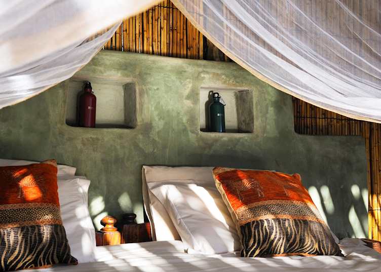 Old Mondoro bed and headboard