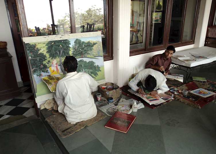 Hotel Ganges view, Painters on the terrace