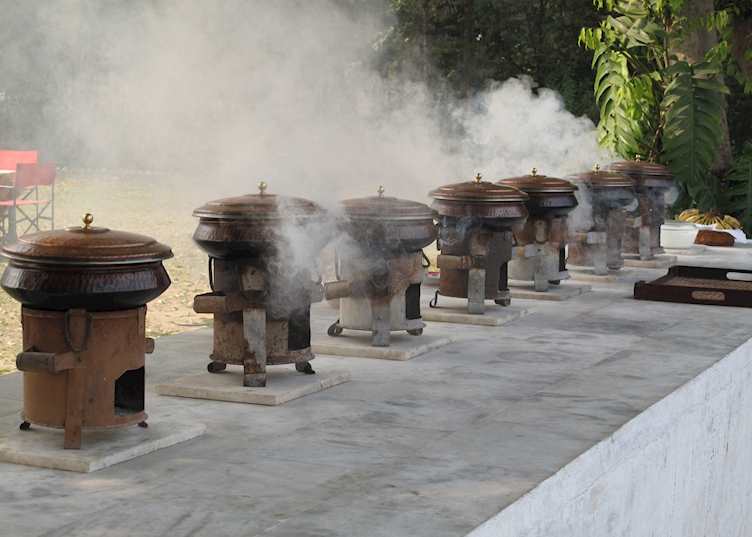 Lunch al fresco at Mela Kothi - Chambal Safari Lodge