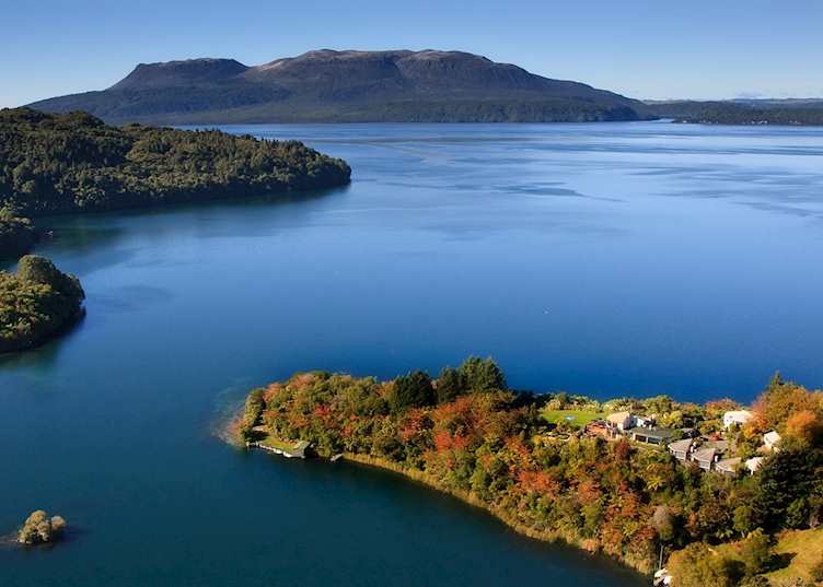Solitaire Lodge peninsula
