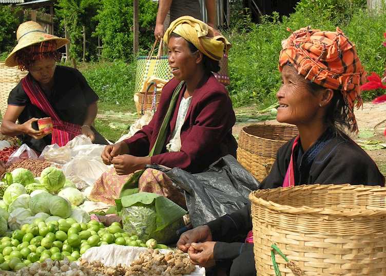 Sellers at market, Kalaw
