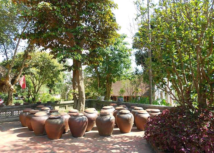 Traditional water pots, Moon Garden Homestay